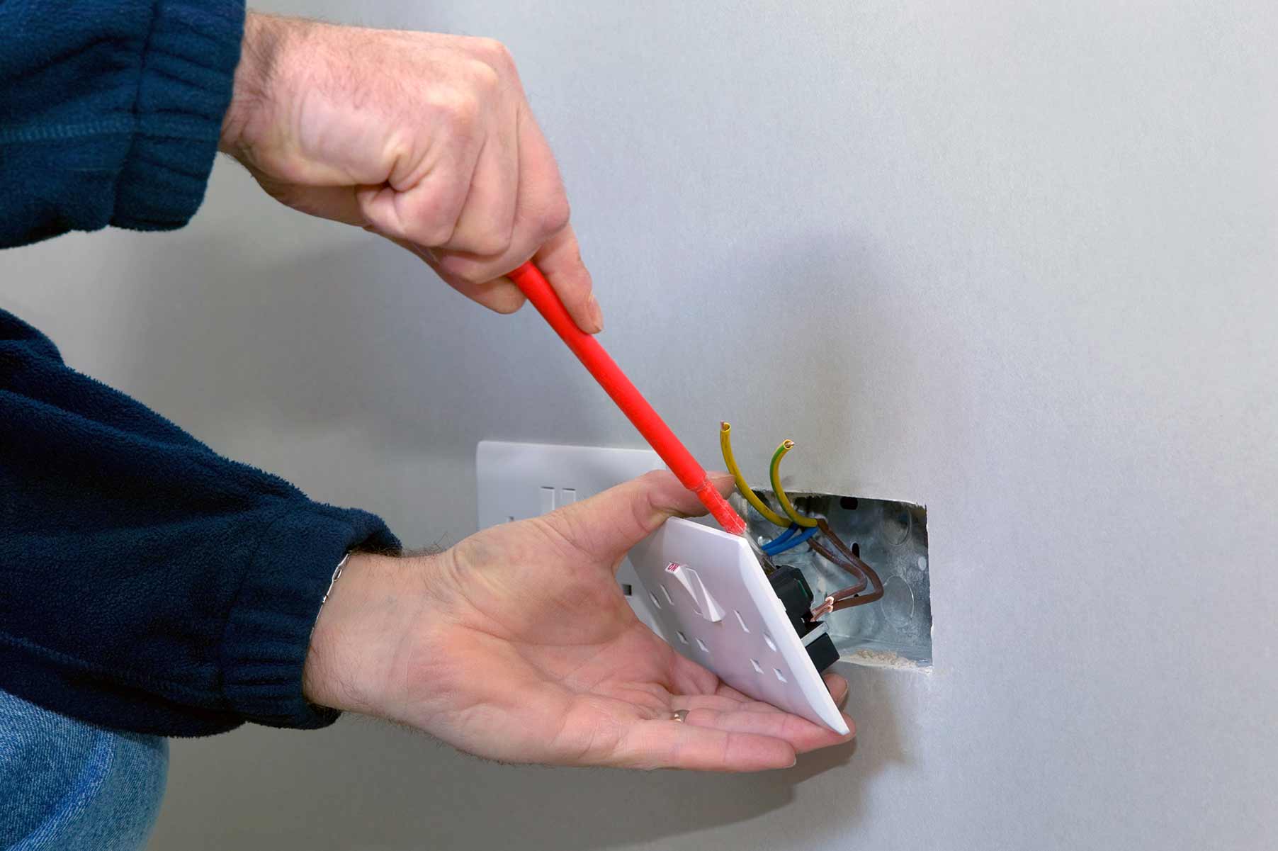 Our electricians can install plug sockets for domestic and commercial proeprties in Maldon and the local area. 